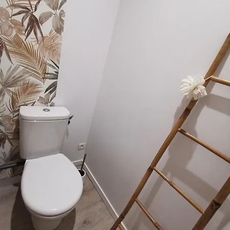 Au Poeme Du Chene, Petit Espace Privatif Intime De 16m2, Calme, Parking Gratuit Bed & Breakfast Basse-Goulaine