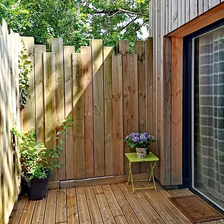 Au Poeme Du Chene, Petit Espace Privatif Intime De 16m2, Calme, Parking Gratuit 3* Basse-Goulaine