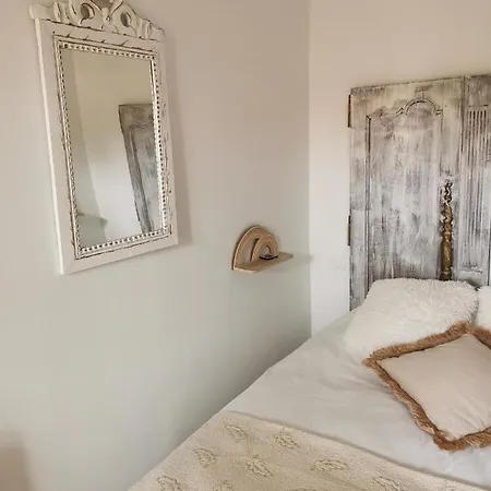 Bed & Breakfast Au Poeme Du Chene, Independant, Calme, Parking Gratuit