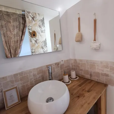 Au Poeme Du Chene, Independant, Calme, Parking Gratuit